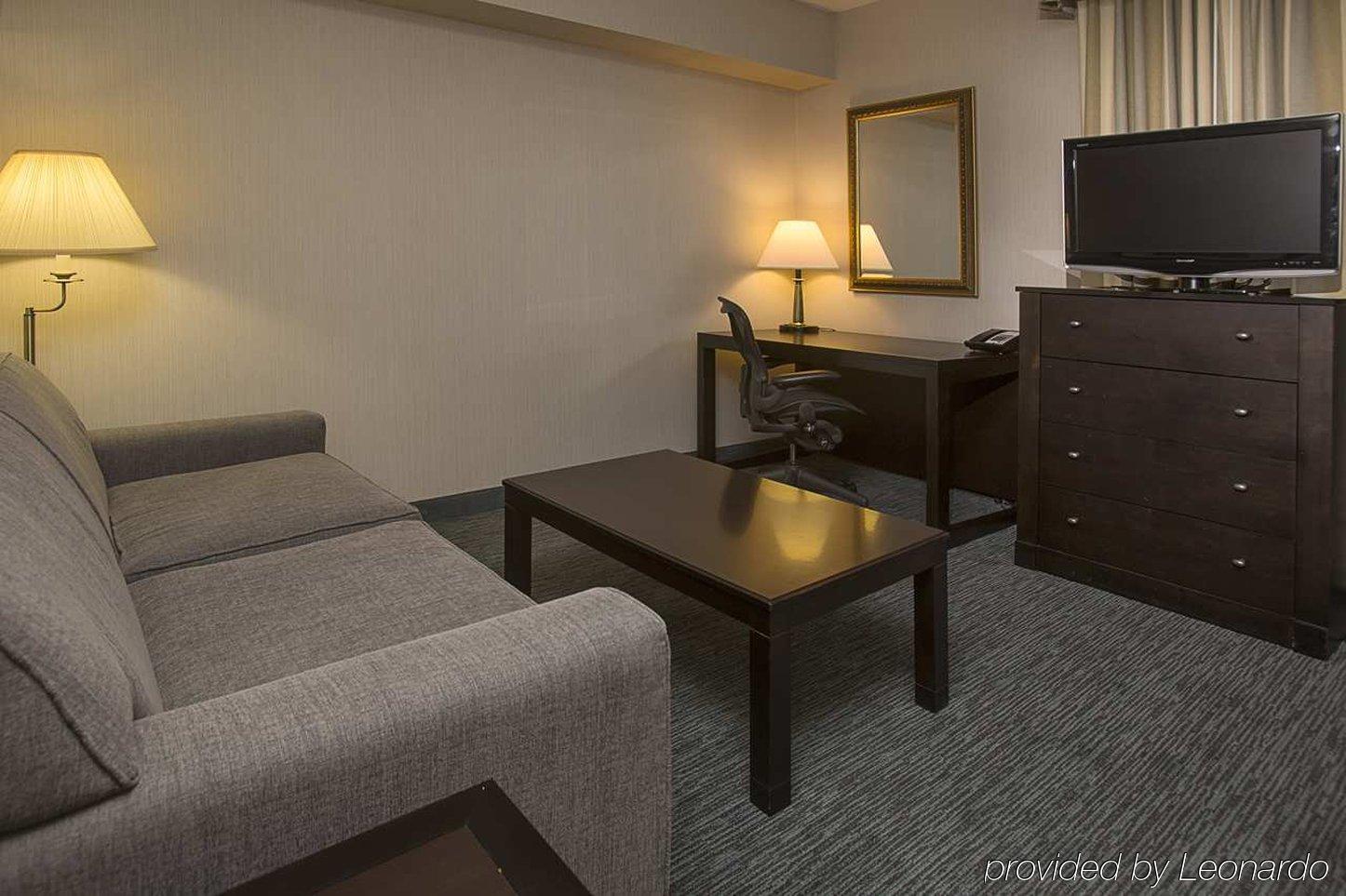 ดับเบิ้ลทรีบายฮิลตันโฮเต็ลชิคาโก วูดเดลเอลค์โกรฟ Hotel Wood Dale ภายนอก รูปภาพ