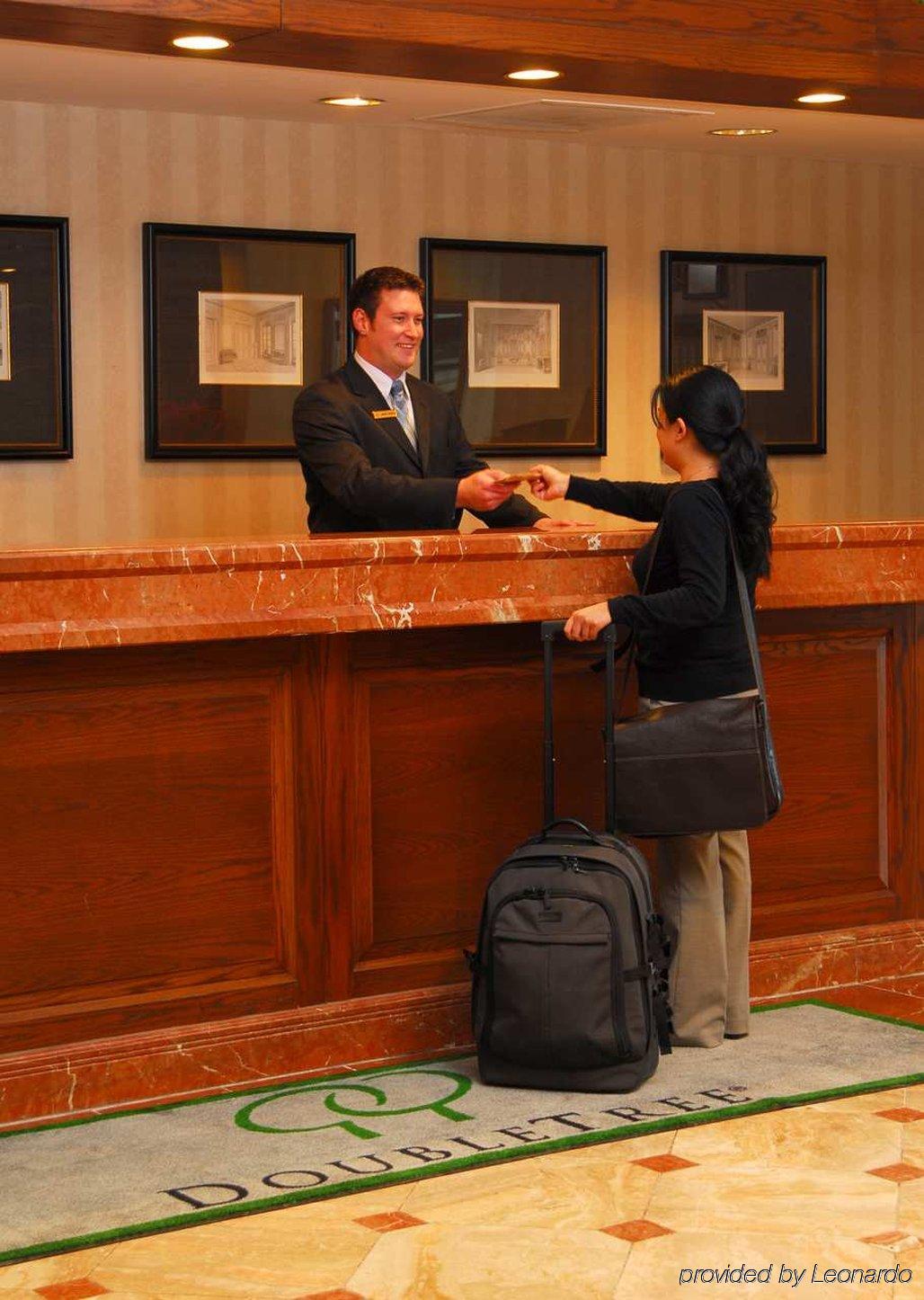 ดับเบิ้ลทรีบายฮิลตันโฮเต็ลชิคาโก วูดเดลเอลค์โกรฟ Hotel Wood Dale ภายใน รูปภาพ